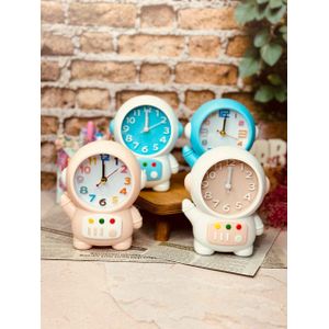 Creative Astronaut Student Bedside Alarm Clock - Personalized Kids' Desktop Timepiece - Back-to-School Gift - Decorative Craft Clock for Bedroom, Study & Living Room