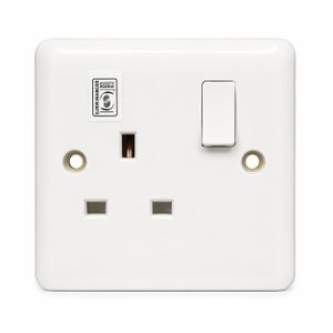 13A Single Switched Wall Socket – UK 3 Pin Power Outlet – Heavy Duty Electrical Socket – White