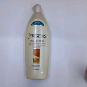 Age Defying Multi-Vitamin Moisturizer with Vitamins A, C, & E - 21 fl. oz (621ml)