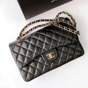 Designer-Inspired Quilted Shoulder Bag – Elegant Style