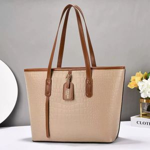 Crocodile Tote Bag – Elegant Women’s Handbag with Textured Leather Design