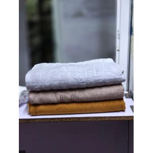 Luxury Cotton Bath Towel – 90×165cm Soft & Super Absorbent