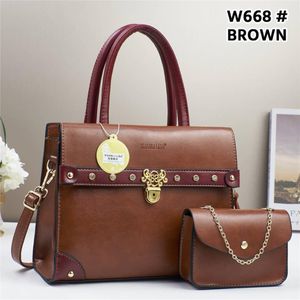 Chic Handbag Set with Vintage-Inspired Detailing & Elegant Gold Accents