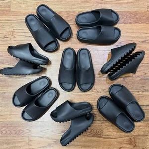 Adidas Yeezy comfy onyx slide