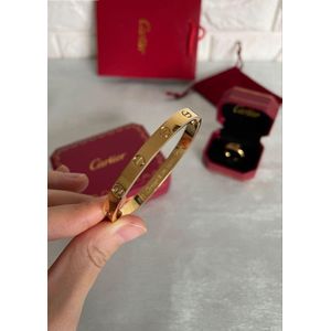 Gold plated bangle bracelet for women 