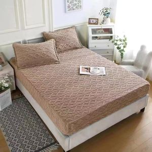 Beige Jacquard Sherpa Fleece Fitted Mattress Cover Set (6x6)