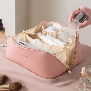 Un Branded Large capacity Cosmetic Bag Makeup organizer