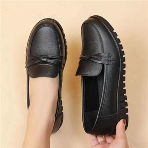Women's Shoes Soft PU Leather Shoes Low Top Solid Colored Round Toe Shoes Waterproof
