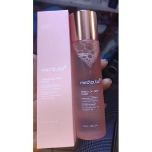 Medicube Triple Collagen Toner + Niacinamide. Moisturizes, Improves Elasticity, Makes Skin Transparent, Gives A Glass Skin Glow, Smooths, Softens, Refines The Skin, Plumps, Firms & Evens The Skin Tone