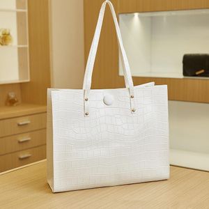 Women's Shoulder Bag PU Leather Crocodile‑Print Casual Handbag.