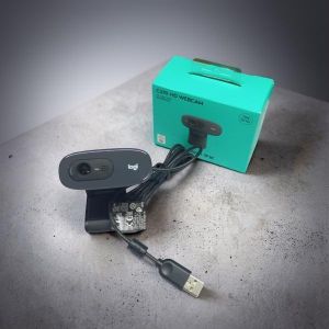 Logitech C270 Crystal-Clear Calls Noise Reduction Wide Angle Crystal Clear Built-in Microphone Mic Video Calling Streaming Laptop, Desktop, Computer Webcam Web Camera