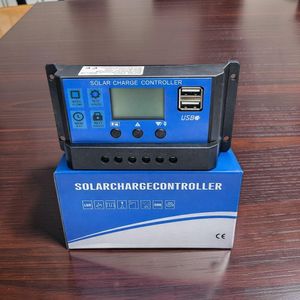 High Performance 12V/24V 10A Digital Solar Charge Controller with Overload Protection