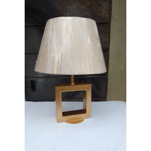 Square metal base  table lamp