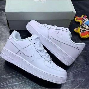 White Maziwa Unisex Sneakers
