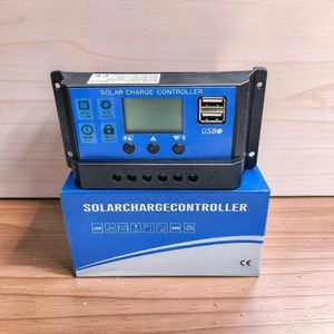 Overload Protection 12V/24V 10A Digital Solar Charge Controller with High Performance