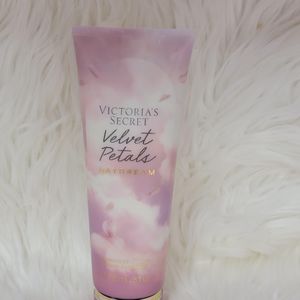 Victoria's Secret Velvet Petals Daydream
