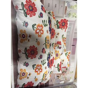 1 Flowered classic duvet 1 bedsheet 2 pillowcase 