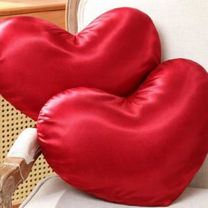 2pcs Heart pattern satin Fibre filled Throw Pillows