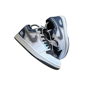 Sb Pandaprank blue white sneakers