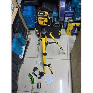 Dewalt Laser Level With Adjustable Tripod Stand