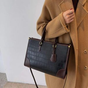 Kui Bag – Elegant Women’s Shoulder & Handbag, Stylish Everyday Tote