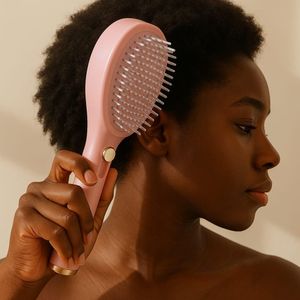 New design detangling comb