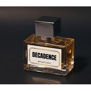 Nia Studio Decadence Perfume Oil – Rich Warm Woody Fragrance – Long Lasting – 30ml