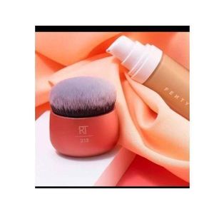 Real Technique Foundation Blender For Liquid Makeup