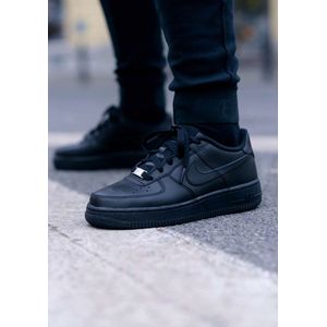 plain black air force 1