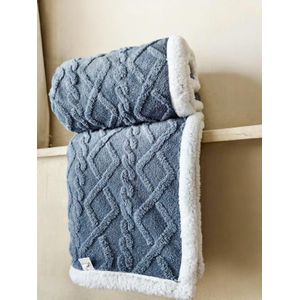 G... LUXURIOUS WOOLEN  WARM BLANKET