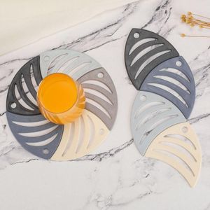 5 Pieces Fish Shaped Silicone Coasters a Set of 5