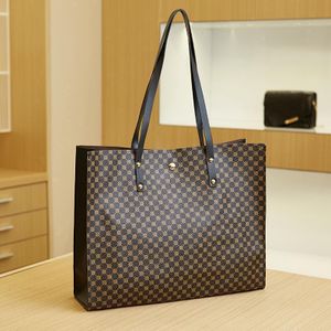 Large-capacity PU leather tote handbag  – Elegant Handbag for Women