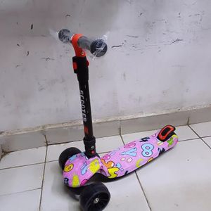  3 wheel scooter for 2-12 years 