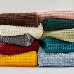 Modern plain stopped wooven flannel fleece blanket 