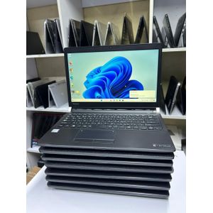 Toshiba Dynabook R73/P, intel core i5, 7th  gen, 4gb ram, 128gb ssd 