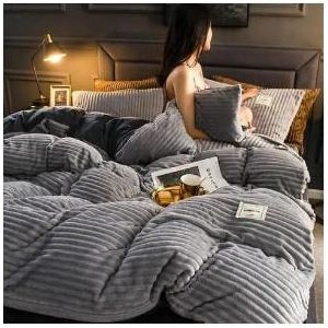Classy Comforter Velvet 6*7 Woolen Duvets,one Bedsheet And Two Pillowcases