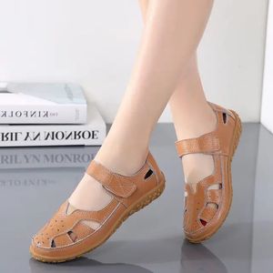 Fashion Classic  Closed open shoes 