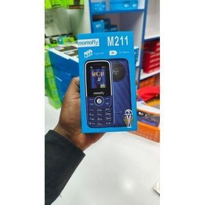 Momofly M211 button phone 1.77 inches screen with 3/triple sim card slots battery capacity is 5c battery wireless FM torch light and Bluetooth connectivity feature phones