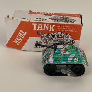Popular *Vintage Tin Wind-Up Tank, Retro Collectible, Tin Craft, Wholesale*