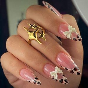 24 pieces of sweet and cool leopard print bow nail art, nude powder gradient almond wearing nail, removable