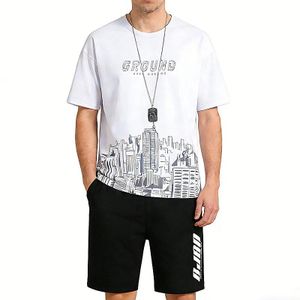 T-shirt + shorts set, youthful and fashionable.