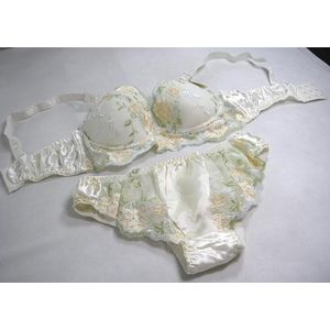 One White Pure Silk Lacy Underwire Thinly Padded Bra Set -Paradise