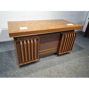 140cm Brown Executive Office Desk – Imported Manager Desk with Lockable Drawers & Fancy Design