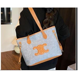 Luxe Signature Everyday Tote