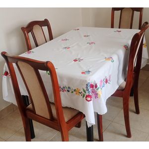 Othman Brgenerics 4-seater tablecloth
