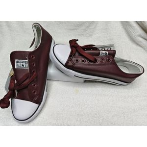 Unisex Maroon Low-Top Sneakers – Leather Look – Rubber Sole