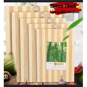 Heavyweight 26 cm wide & 40 cm long bamboo chopping board.