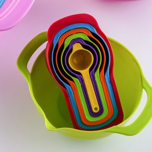 rainbow color 6-piece plastic measuring cups