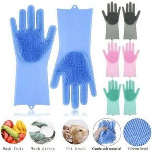Washing Silicone Gloves 