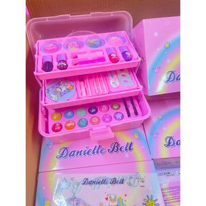 Danielle Bell Make up Kit